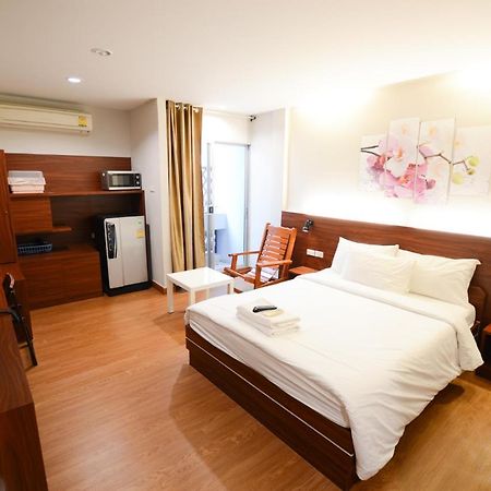 Thaiphiphat House Bangkok Eksteriør billede