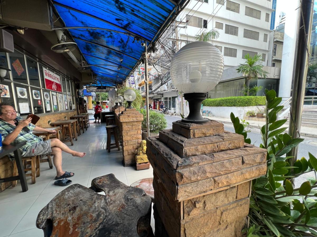 Thaiphiphat House Bangkok Eksteriør billede